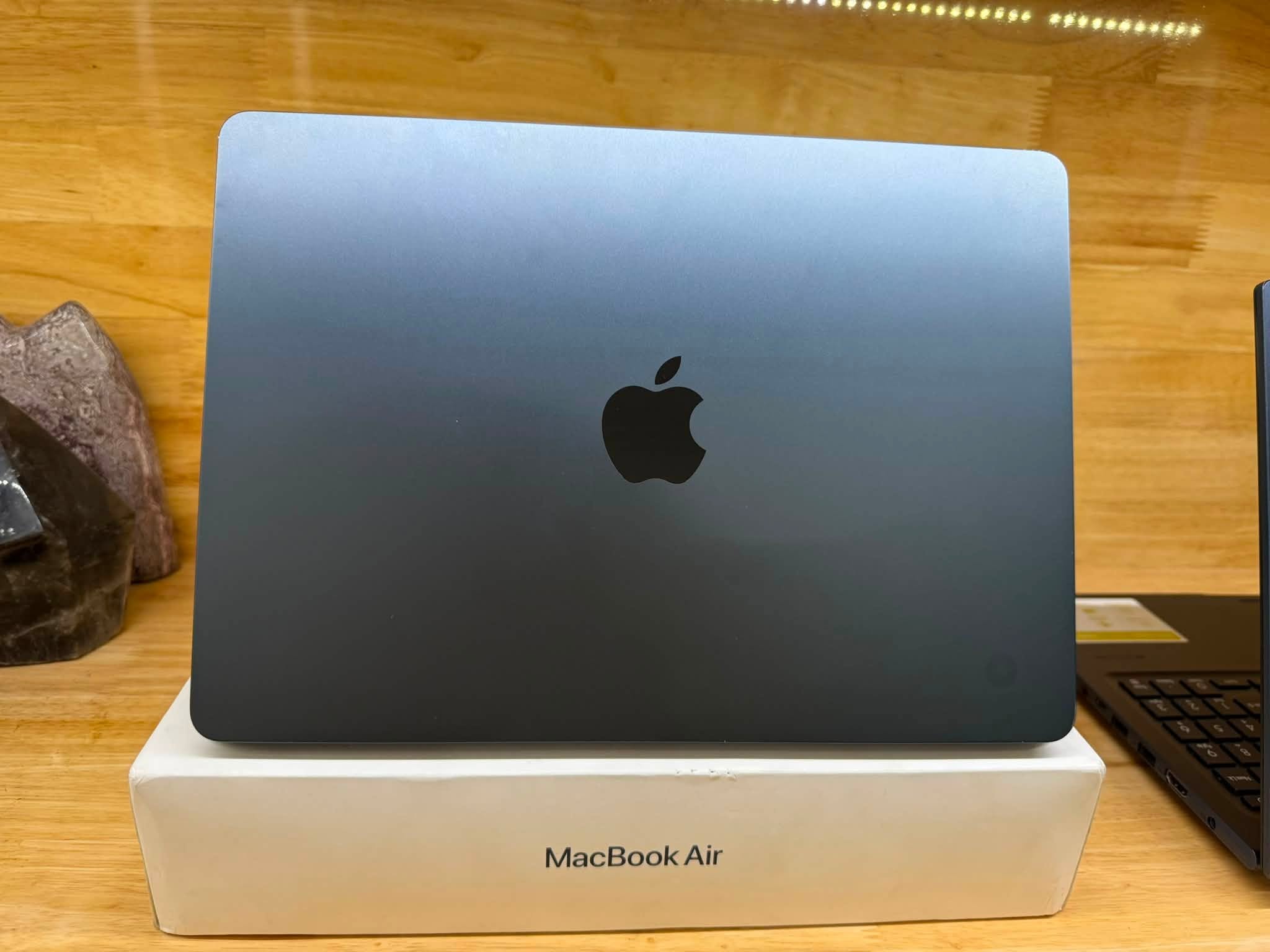 Macbook Air M2/8G/256 màu Midnight fullbox máy 98-99% pin 83%