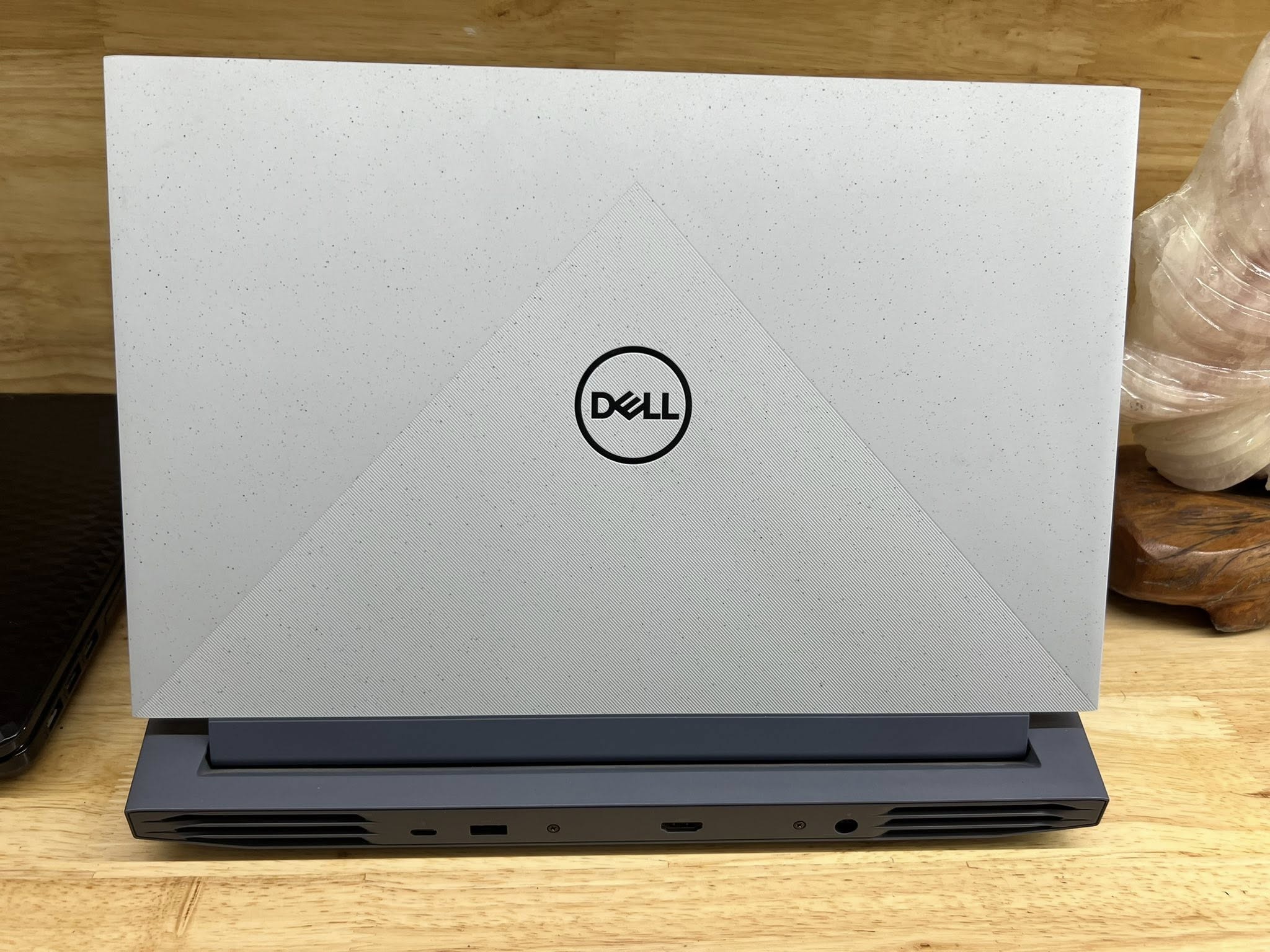 Dell Gaming G15 5515 Ryzen 7 5800H / 16G / 512GB / RTX 3050 4G / 15.6 FHD 120hz / WIN 11 Máy 99%