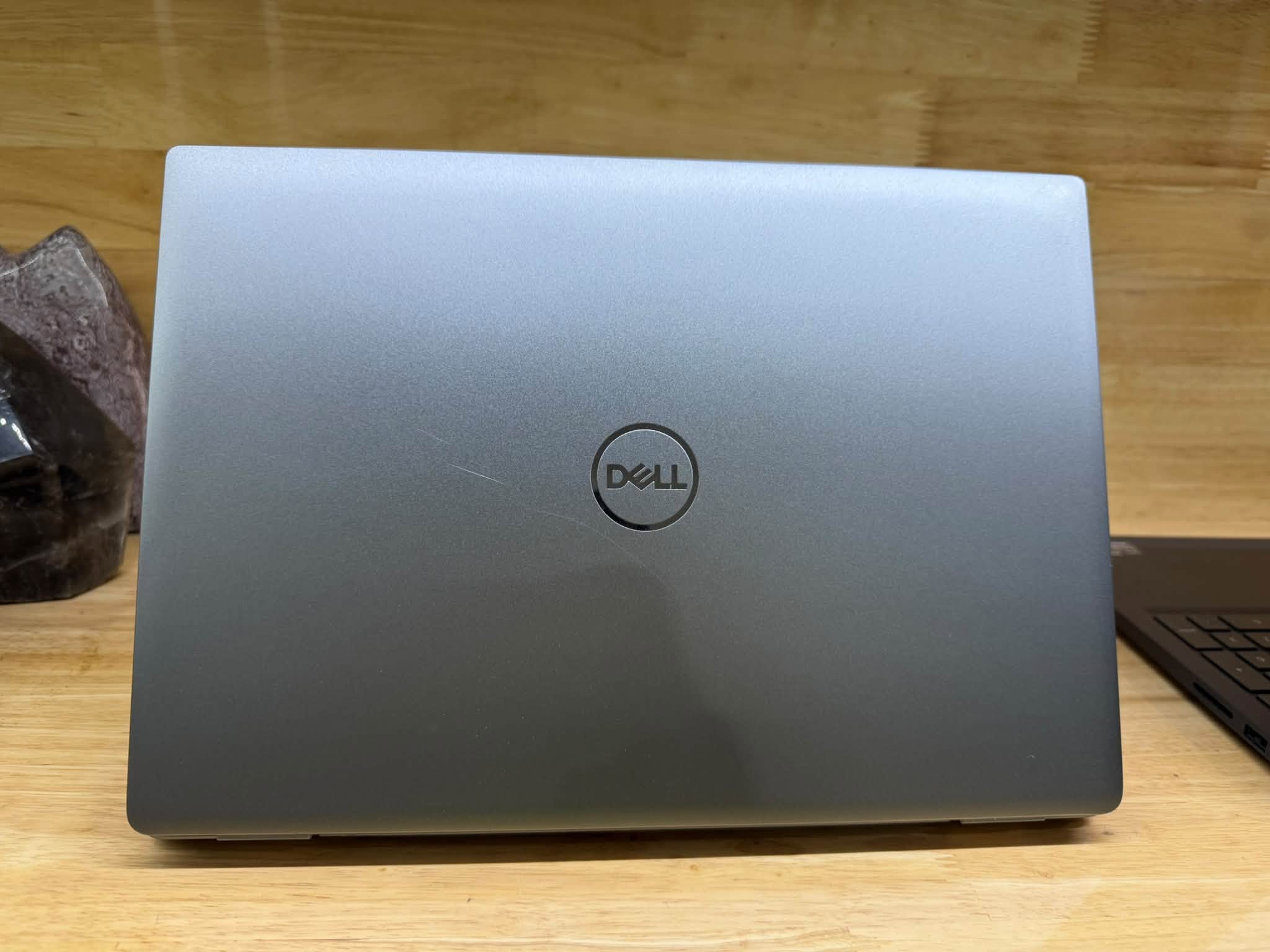 Dell full nhôm Latitude 7440 i7 1365U (12 CPUs) / 16G ddr5 / 256G /14.0 FHD / Win 11 pro
