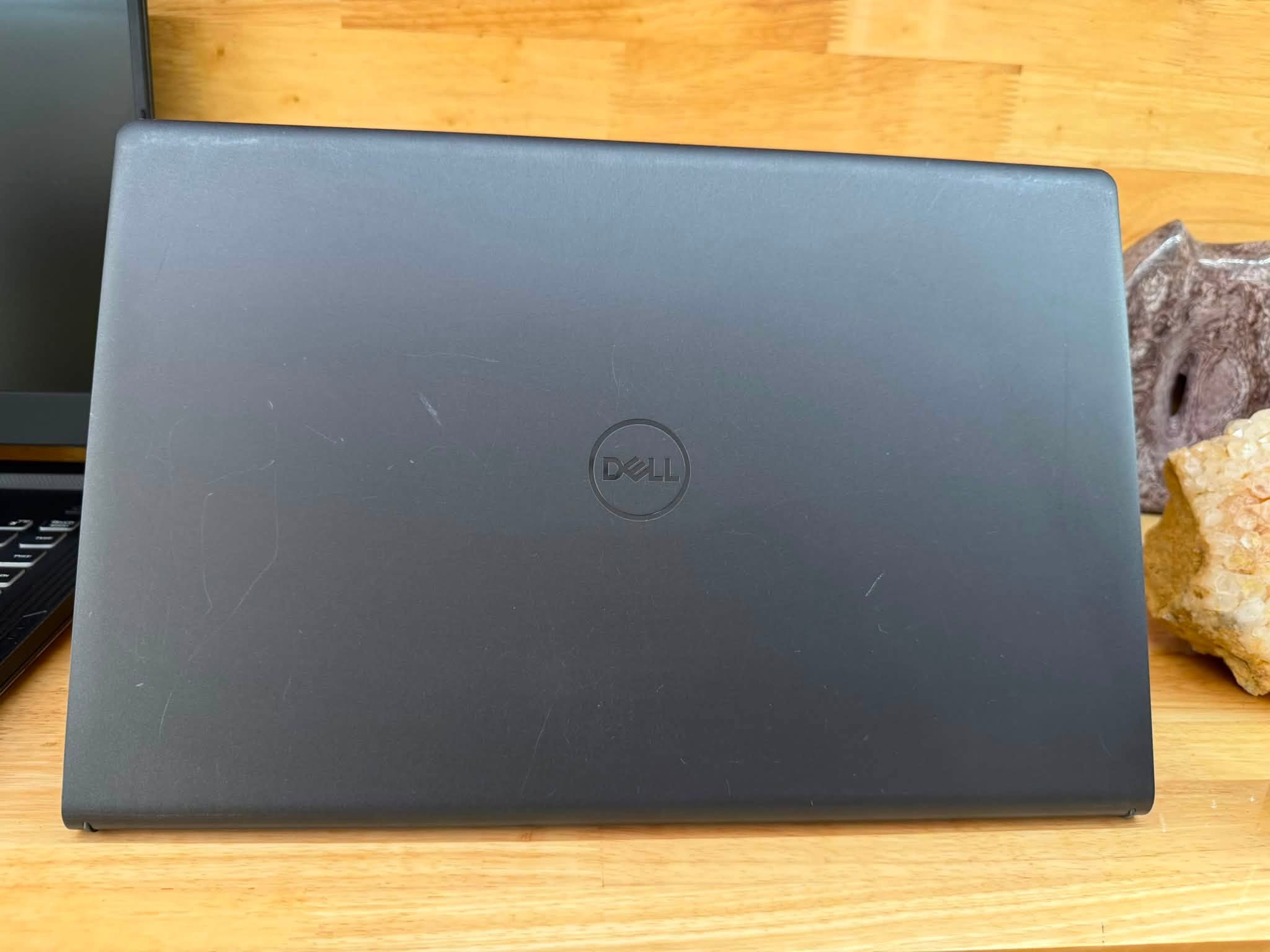 Dell Insprion 3535 Ryzen 5 7530U / 16G / 256G / 15.6 FHD ips 120hz / win 10 Home máy 98%