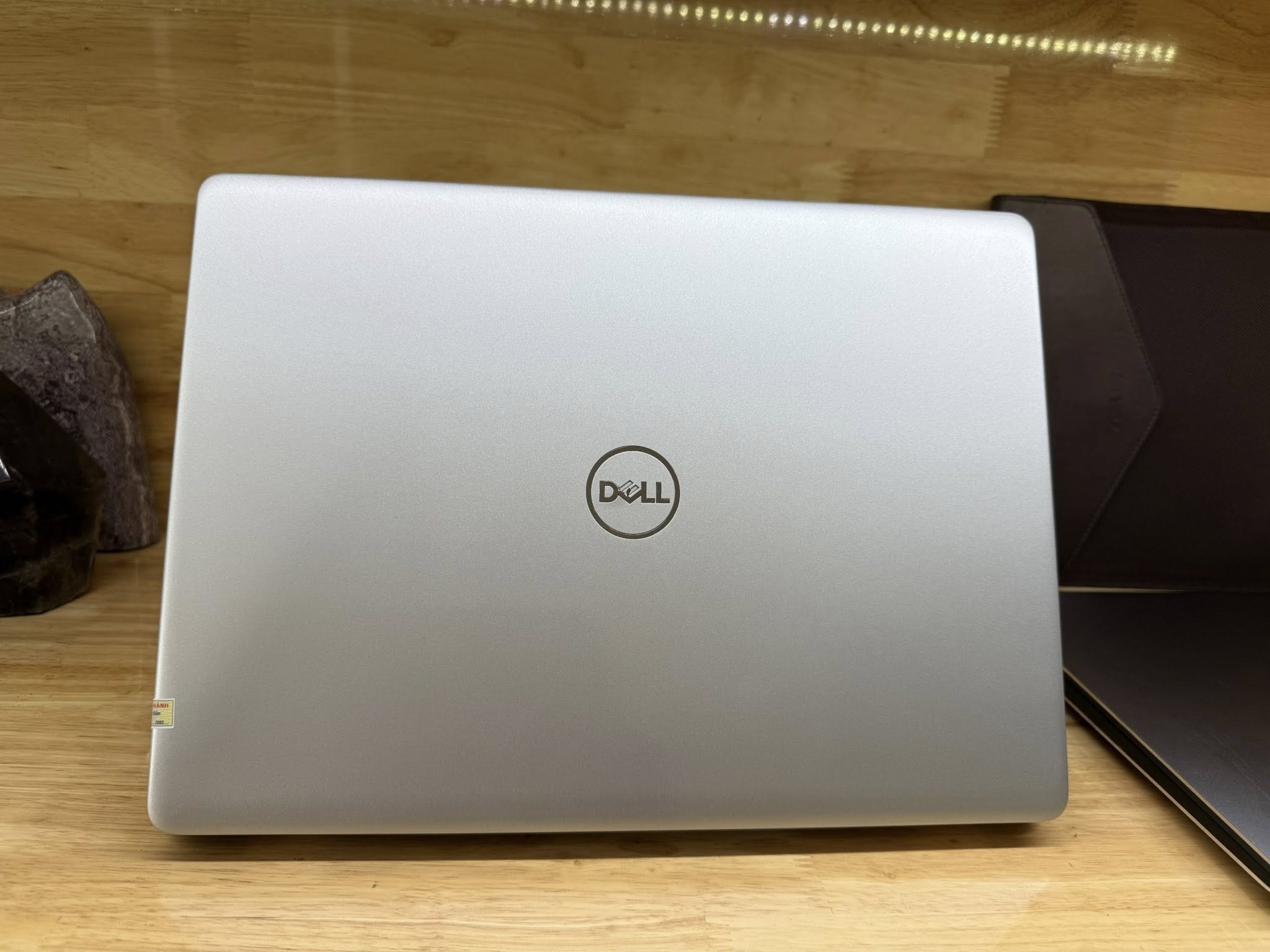 Dell Insprion 5493 Màu Silver máy 99% I5 1035G1/8G/512G/VGA 2G/14.0FHD full nhôm